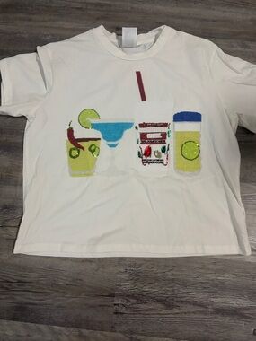 QUEEN OF SPARKLES White Short-Sleeve Tee with Colorful Sequin Drink Motifs